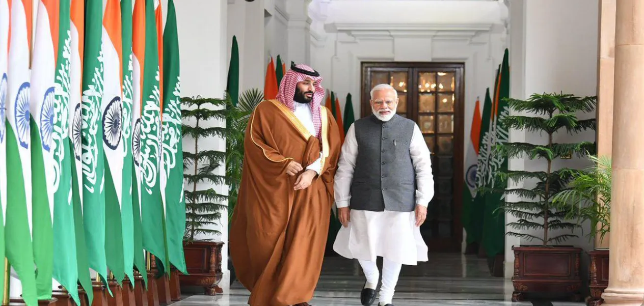 رئيس الوزراء ناريندرا مودي ونظيره السعودي الأمير محمد بن سلمان