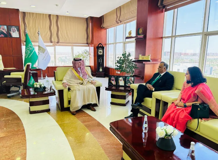 السفير الهندي لدى السعودية الدكتور سهيل إعجاز خان يلتقي برئيس جامعة الجوف