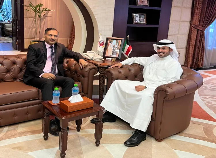 السفير الهندي لدى الكويت الدكتور آدارش سويكا مع المحافظ الجديد لمبارك الكبير