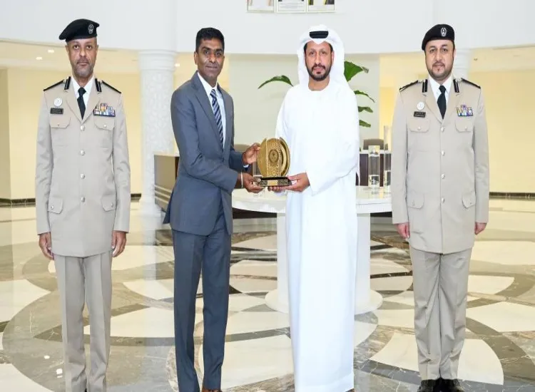 القنصل الهندي لدى الإمارات يلتقي بقائد عام شرطة الشارقة 