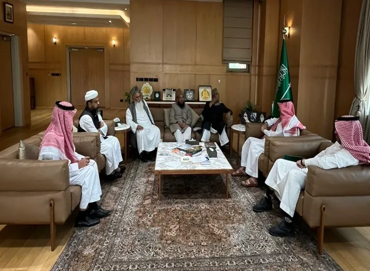 السفير السعودي لدى الهند يستقبل عددا من علماء الدين في مكتبه