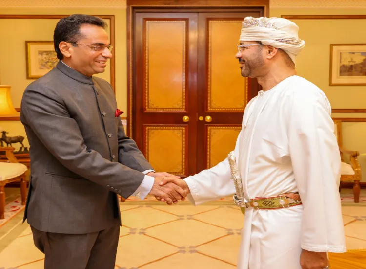 وزير الخارجية العُماني  يستقبل سفير الهند لدى عمان لتوديعه بمناسبة انتهاء مهام عمله