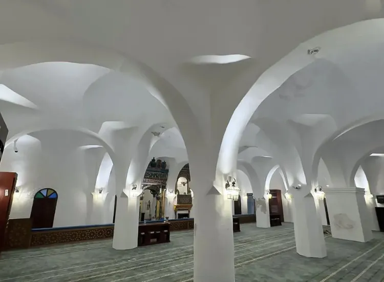 مسجد النجدي بجازان.. تحفة معمارية تحمل بصمة الهند