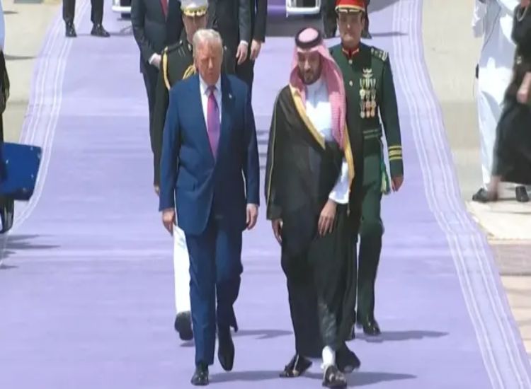 الرئيس الأمريكي دونالد ترامب يصل إلى الرياض في زيارة دولة إلى المملكة