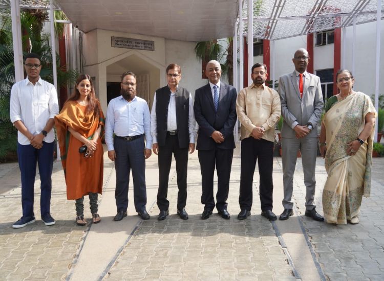 شيخ الجامعة الملية الإسلامية يستقبل سفير السودان لدى الهند ويبحثان آفاق التعاون الأكاديمي المستقبلي