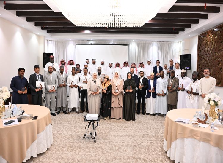 مجمع الملك سلمان العالمي للغة العربية يختتم برنامج (تأهيل خبراء العربية في العالم) في جدة