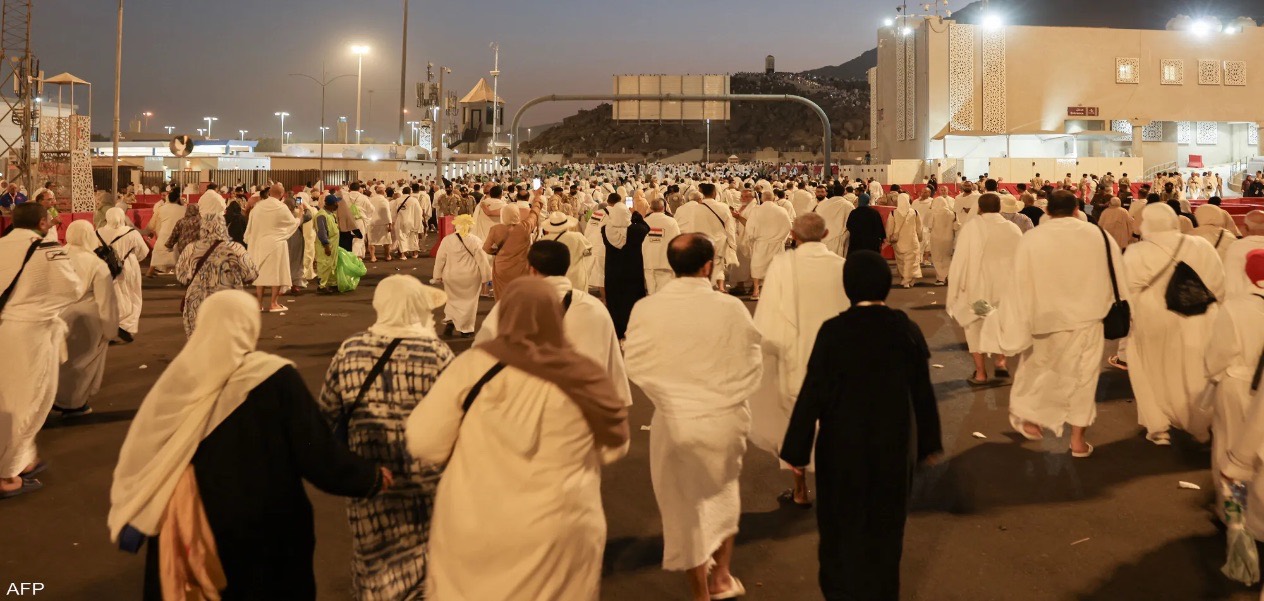 مشعر منى يستقبل حجاج بيت الله الحرام لرمي جمرة العقبة