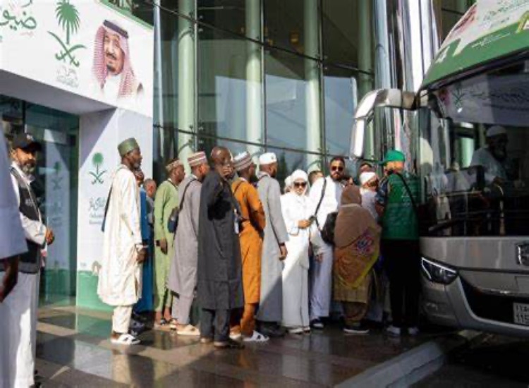 بعد إتمام الحج.. ضيوف برنامج خادم الحرمين الشريفين للحج يغادرون مكة المكرمة متوجهين إلى المدينة المنورة