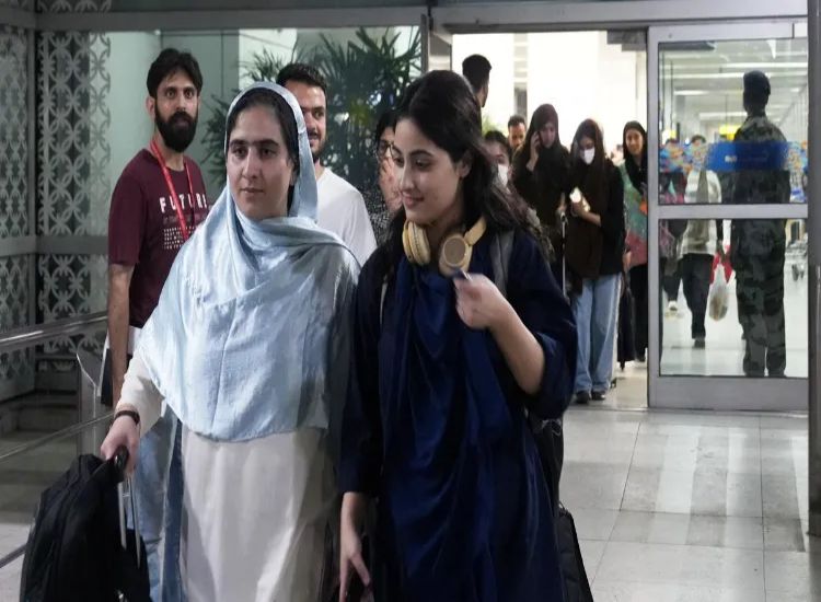السفارة: الهند تجلي جميع الرعايا الهنود في إيران 