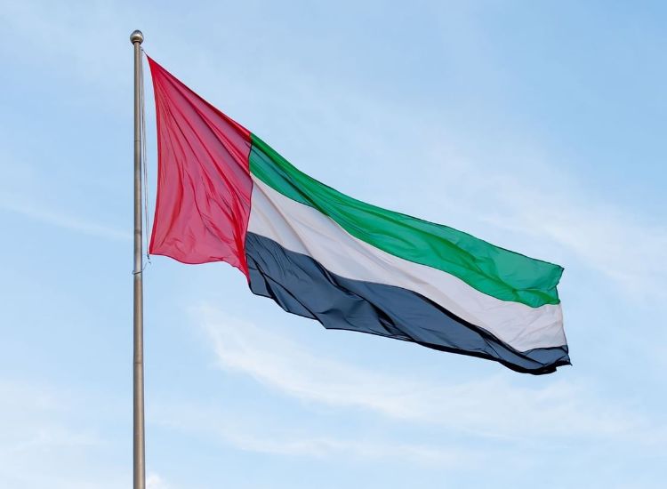 الإمارات تدين بأشد العبارات استهداف قاعدة العديد الجوية في قطر