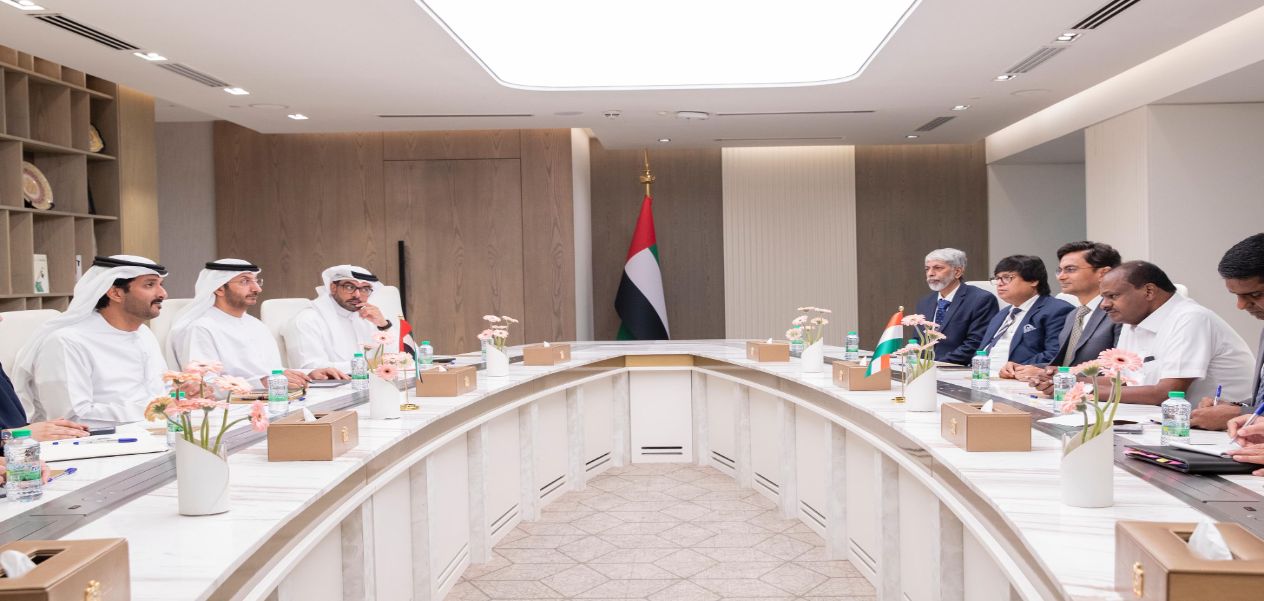 وزير الصلب والصناعات الثقيلة كوماراسوامي يعقد اجتماعًا مع وزير الاقتصاد الإماراتي لتعزيز التعاون الصناعي والتجاري بين البلدين