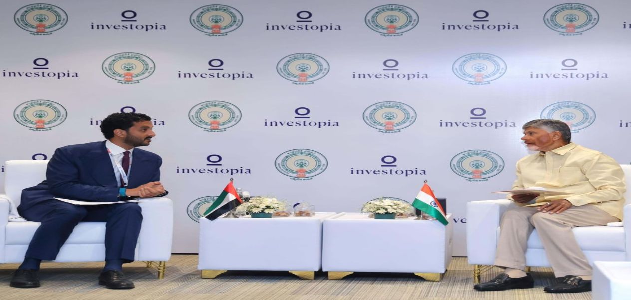 إن. تشاندرا بابو نايدو، كبير الوزراء لولاية آندهرا براديش وعبد الله بن طوق المري، وزير الاقتصاد الإماراتي