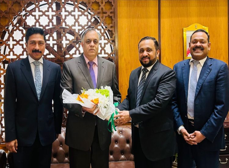 السفير خان ومسؤولو مجموعة لولو يناقشون تعزيز التجارة بين الهند والسعودية