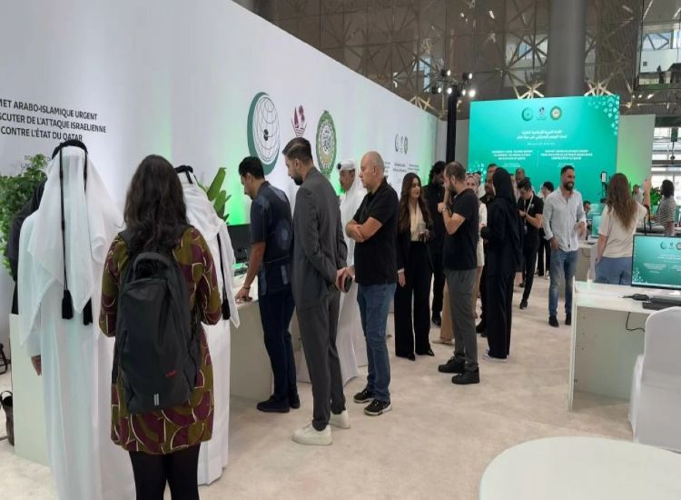 أكثر من 200 صحفي ومراسل يغطون أعمال القمة العربية الإسلامية الطارئة بالدوحة