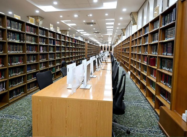 مكتبة المسجد النبوي تضم 43 مليون صفحة رقمية
