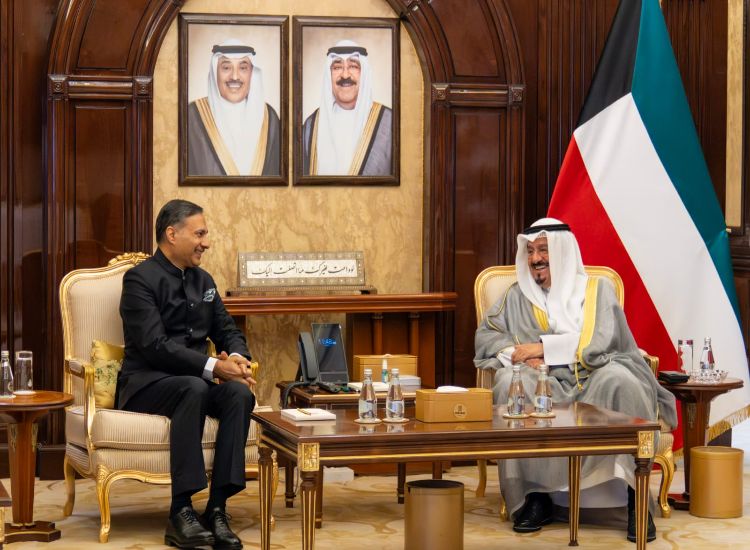 السفير سوايكا يلتقي رئيس مجلس الوزراء الكويتي بمناسبة انتهاء مهام عمله في الكويت
