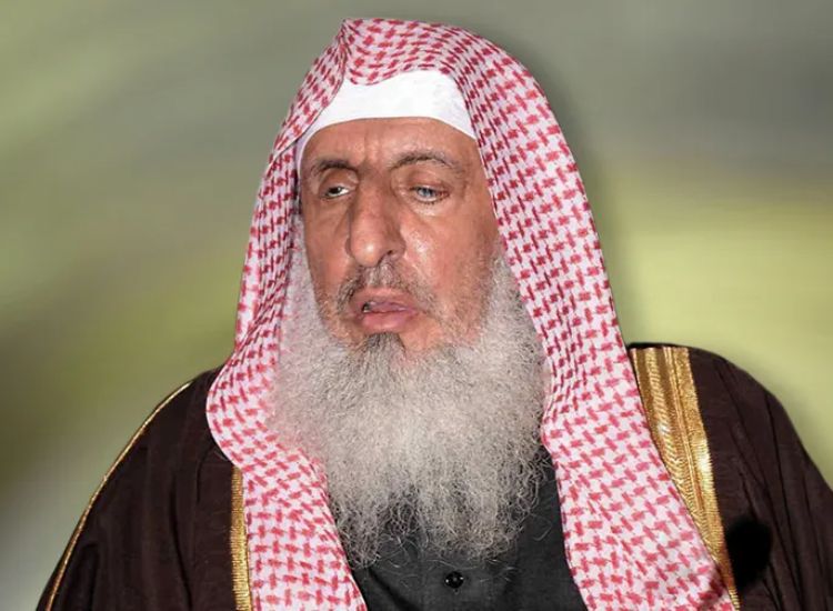 رحيل المفتي العام عبد العزيز آل الشيخ: خسارة كبرى للعالم الإسلامي 