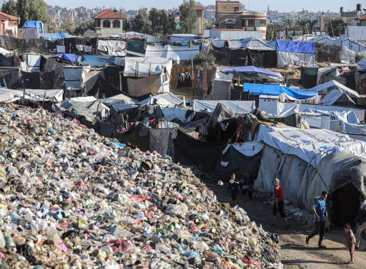 الأمم المتحدة: إدارة النفايات الصلبة في غزة تمثل تحديًا كبيرًا لإعادة الإعمار