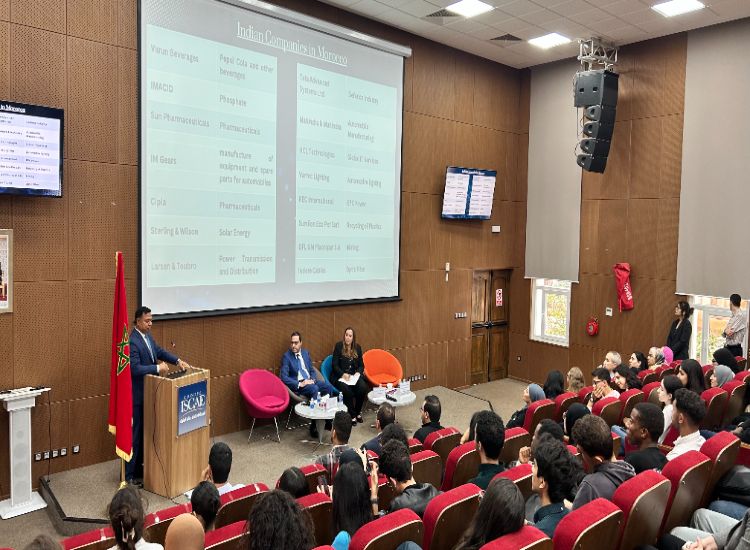 السفير الهندي في المغرب سانجاي رانا يفتتح العام الأكاديمي الجديد بمحاضرة