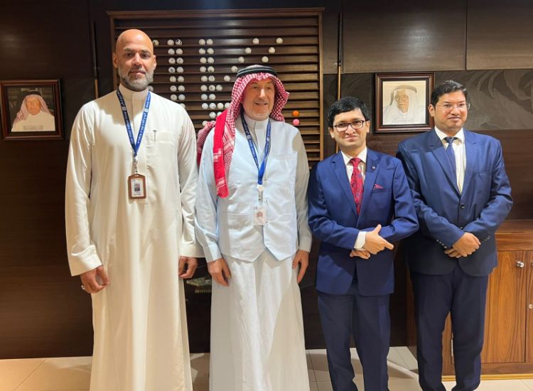 القنصل العام فهد سوري يبحث فرص التجارة والاستثمار مع مسؤولي شركة عصام خيري القباني 