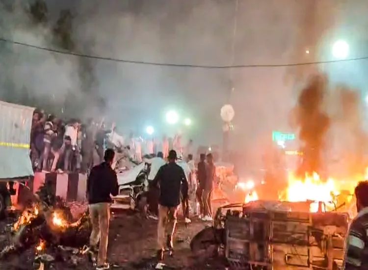 انفجار قوي في دلهي يودي بحياة 8 أشخاص ويخلّف عددًا كبيرًا من الجرحى