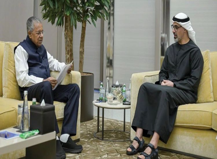 كبير وزراء كيرالا يلتقي الشيخ خالد بن محمد بن زايد آل نهيان ولي عهد أبوظبي