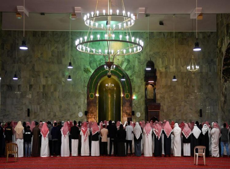 المصلون يؤدون صلاة الاستسقاء في جميع مناطق السعودية