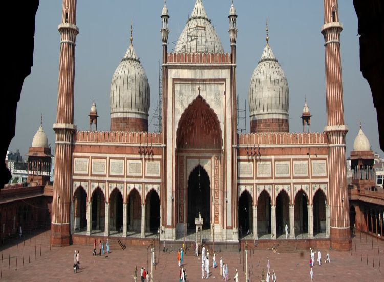 إمام جامع دلهي يدين الهجوم الإرهابي قرب القلعة الحمراء