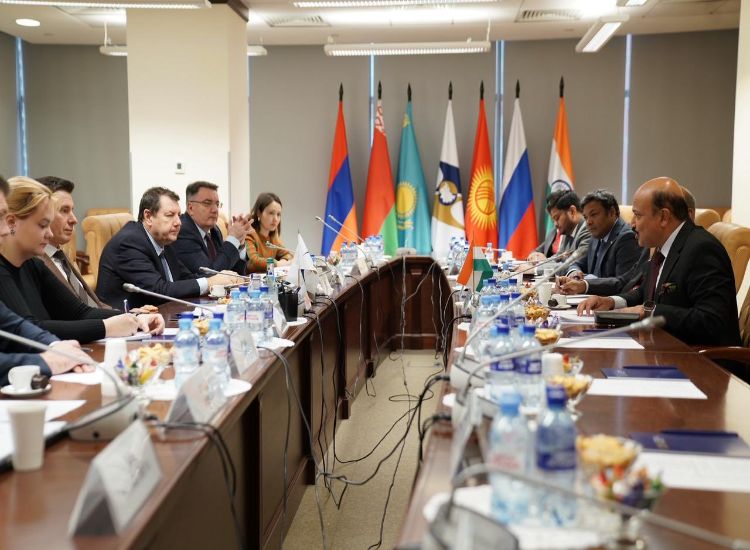 سكرتير التجارة يستعرض مفاوضات اتفاقية التجارة الحرة بين الهند والاتحاد الاقتصادي الأوراسي