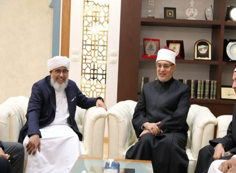 وفد أكاديمي من جامعة سراج الهدى بالهند يلتقي مفتي الديار المصرية في القاهرة