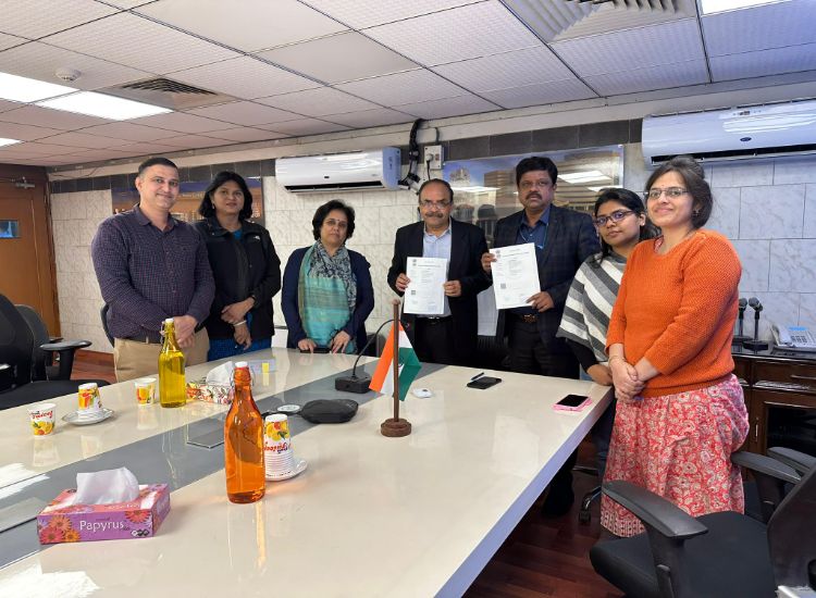 مذكرة تفاهم لتطوير بحوث الأيورفيدا في رعاية سنّ اليأس