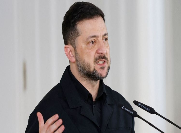 زيلينسكي: وفد أوكراني يتوجه إلى واشنطن لمواصلة المحادثات بشأن اتفاق لإنهاء الحرب مع روسيا