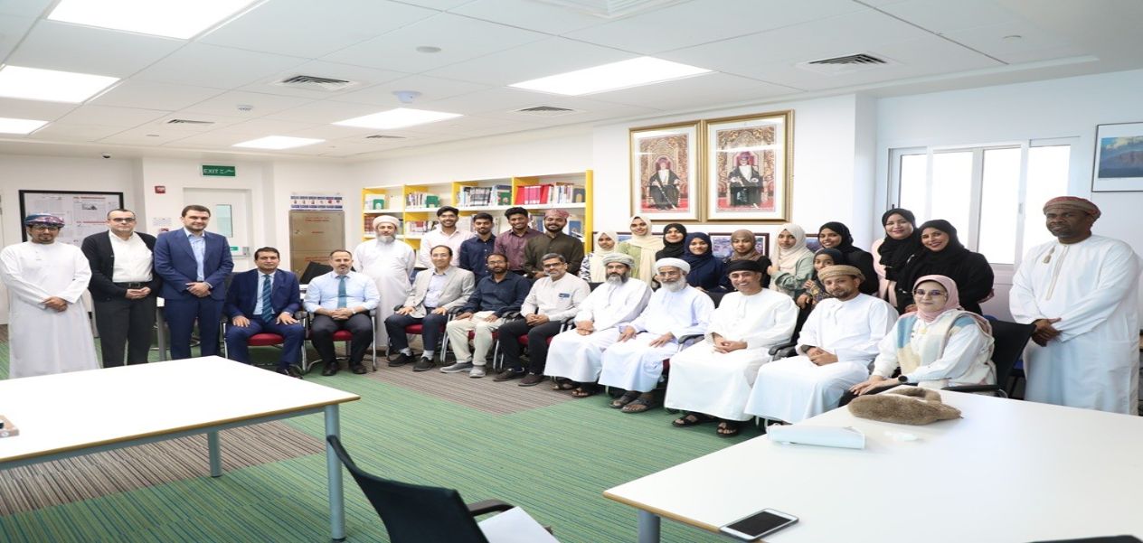 وفد طلابي من كلية فاروق بولاية كيرالا يزور جامعة الشرقية في عمان
