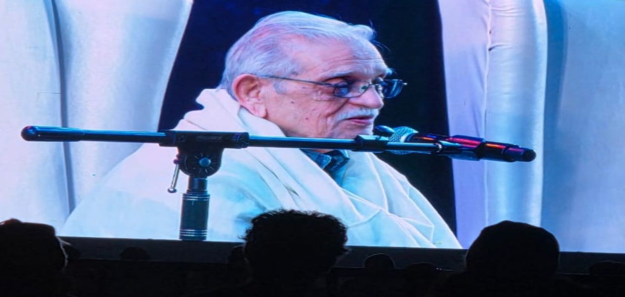 أجيد السباحة يا أبي! ولكنني لا أهتدي إلى شاطئ