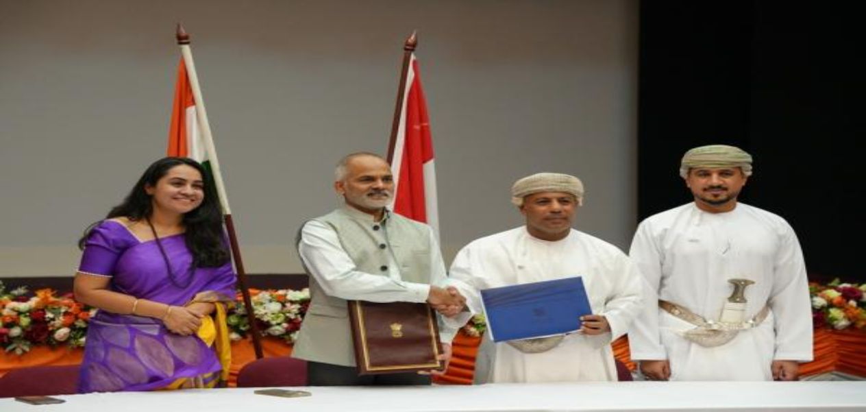 جامعة صحار والمجلس الهندي للعلاقات الثقافية يوقعان اتفاقية لدراسة إنشاء كرسي الدراسات الهندية