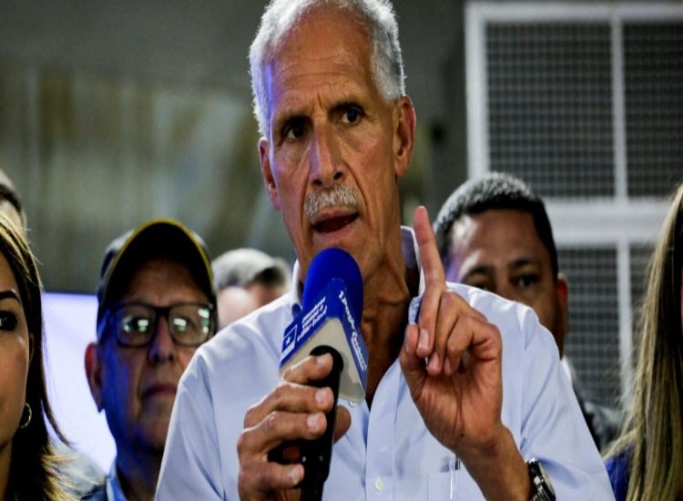 نصري عصفورة يفوز برئاسة هندوراس في انتخابات استثنائية