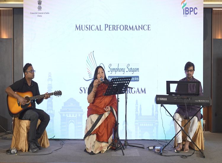 الجالية الهندية في دبي تحتفي باليوم العالمي للغة الهندية