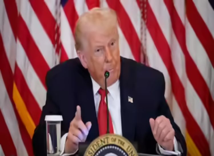 ترامب: حان الوقت لإبعاد التهديد الروسي عن غرينلاند