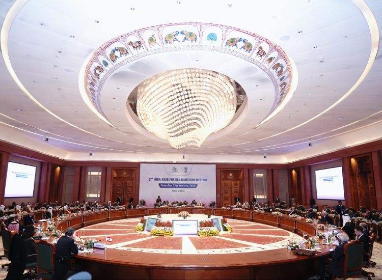 خليفة المرر يترأس الجانب العربي في الاجتماع الثاني لوزراء خارجية الهند والدول العربية