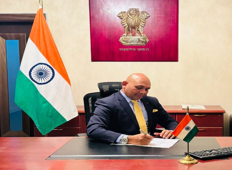 السفير الهندي الجديد أبهاي كومار يتسلّم مهامه في أذربيجان