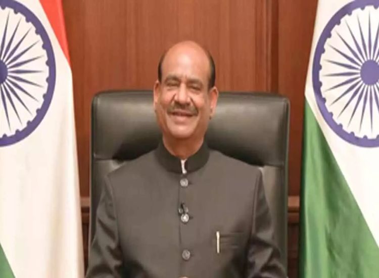 رئيس مجلس النواب بيرلا يشارك في مراسم أداء الحكومة الجديدة اليمينَ الدستورية في بنغلاديش