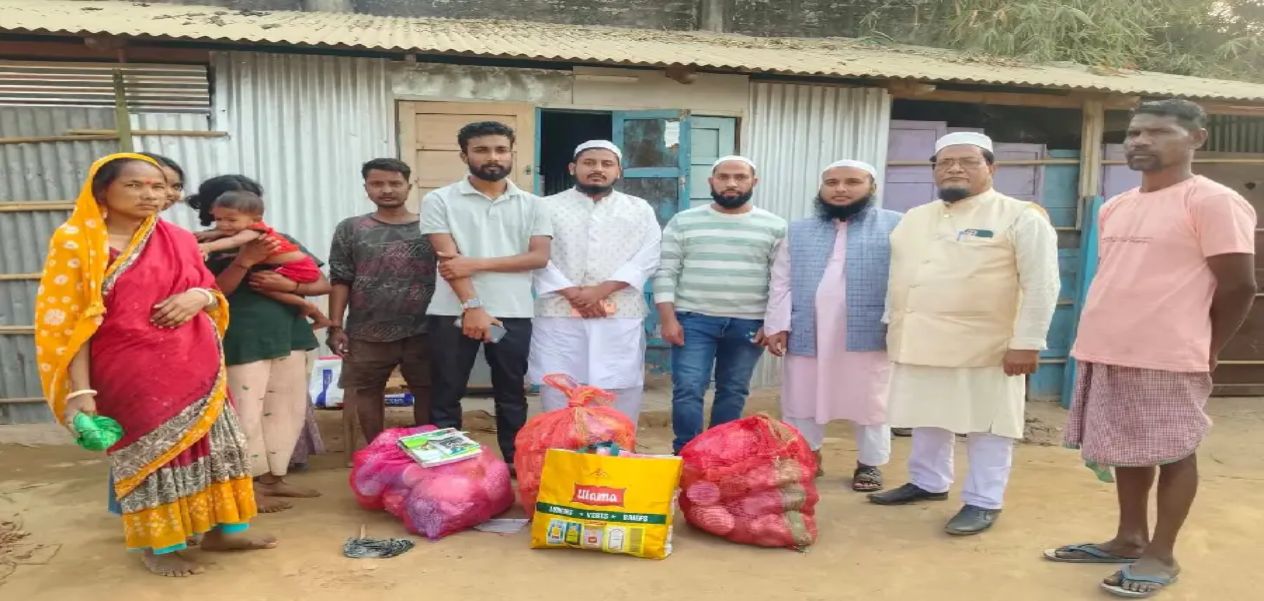 مسلمون يساندون عائلات هندوسية متضررة من حريق في تريبورا