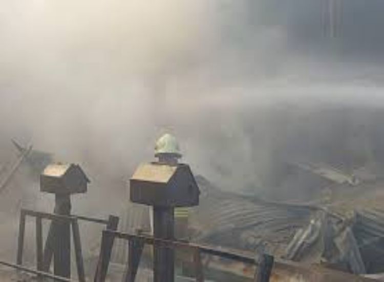 مصرع أربعة أشخاص في تحطم مروحية بمحافظة أصفهان