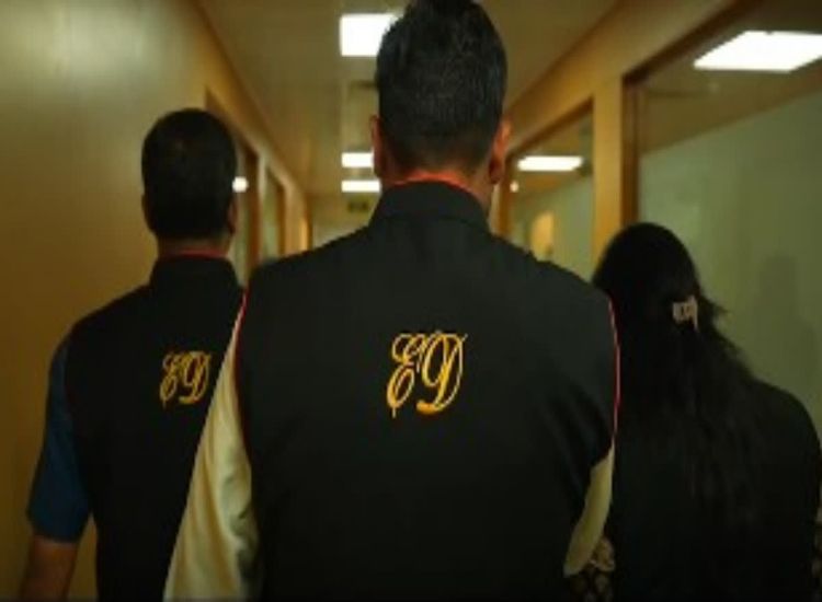 إلقاء القبض على مجرم اقتصادي هارب من أترابرديش، في الإمارات بناءً على طلب مديرية الإنفاذ