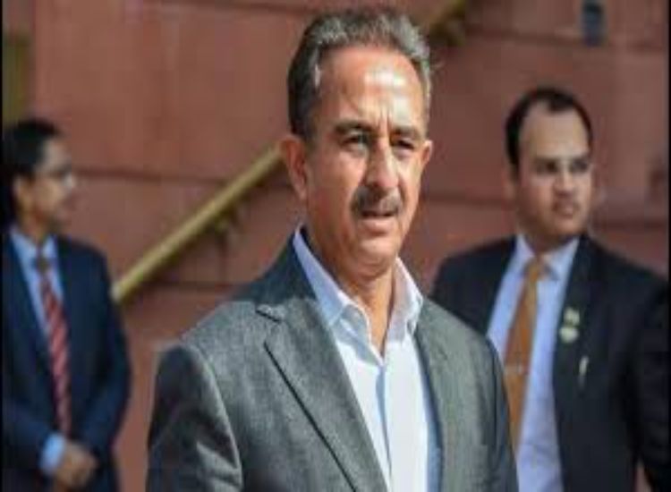 كيرتي فاردان سينغ يشارك في اجتماع وزراء خارجية الكومنولث ويزور تشيلي