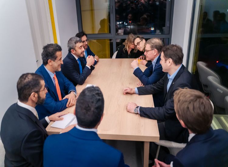 وزير الخارجية الإماراتي ونظيره الألماني يبحثان تداعيات الاعتداءات الصاروخية الإيرانية الغاشمة على الإمارات ودول المنطقة