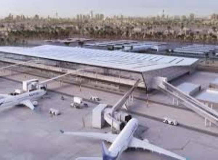 استهداف مطار الكويت الدولي بعدة طائرات مسيرة.. ولا إصابات بشرية