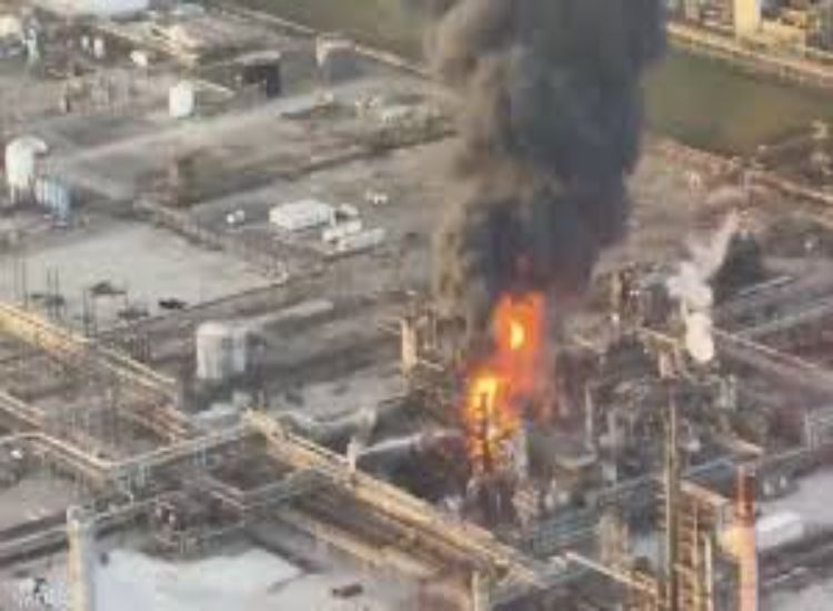 انفجار في مصفاة نفط خام بولاية تكساس الأمريكية