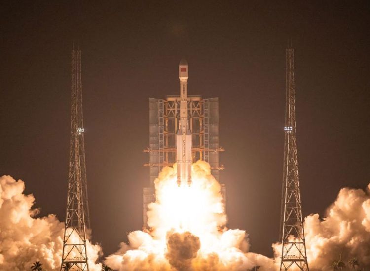 الصين تطلق قمرين اصطناعيين إلى الفضاء