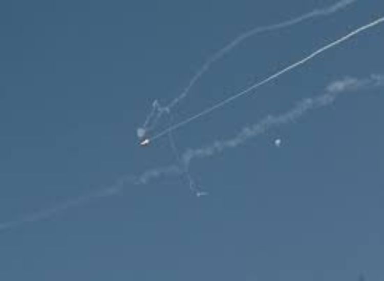 البحرين: السيطرة على حريق اندلع في منشأة استهدفها العدوان الإيراني